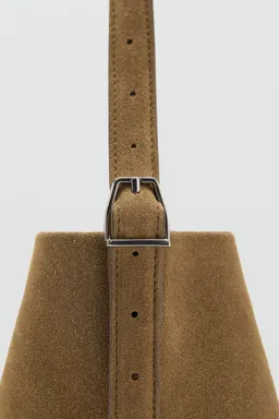 Bolso bucket cuero de Mango en Bolsos y Carteras para argentina