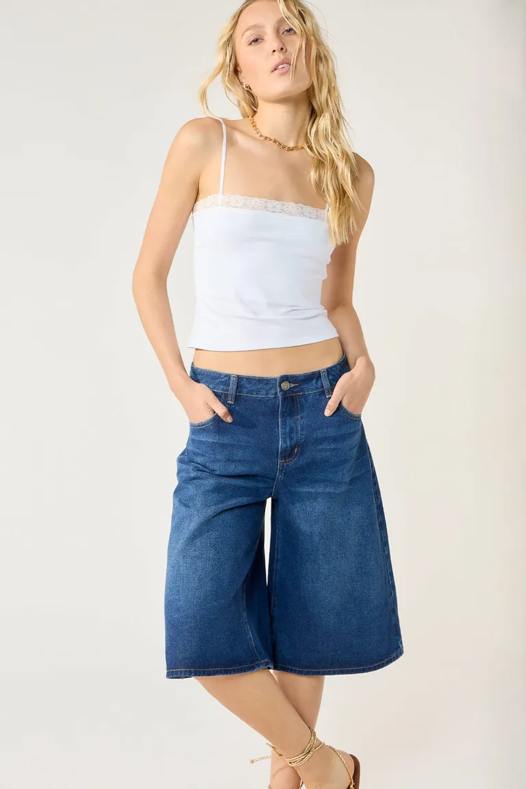 Pantalón bermuda de tela vaquera de corte holgado con cierre frontal y bolsillos de Cuesta Blanca en Pantalones para argentina