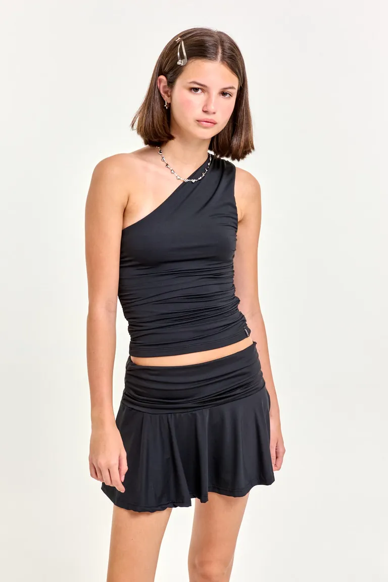Falda corta de microfibra negra con diseño elástico y fruncido en la cintura de 47 Street en Faldas para argentina