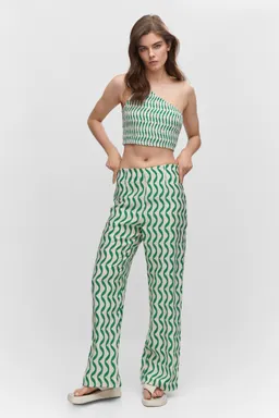 Top asimétrico fruncido de Mango en Tops para argentina