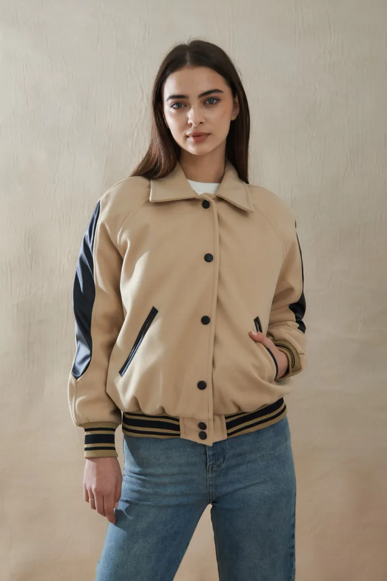 Chaqueta de diseño minimalista y moderno para mujer de Apricot en Chaquetas para argentina