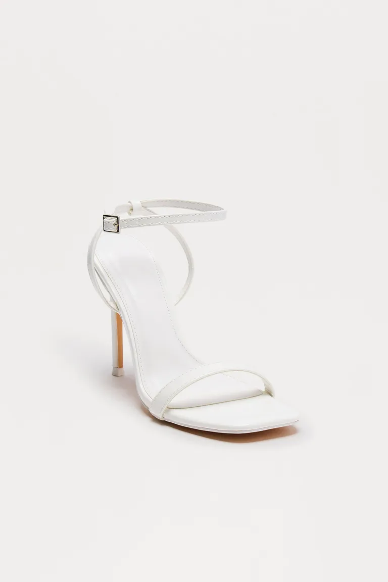Sandalias serefina punta cuadrada blanco de Fashion Nova en Sandalias para argentina