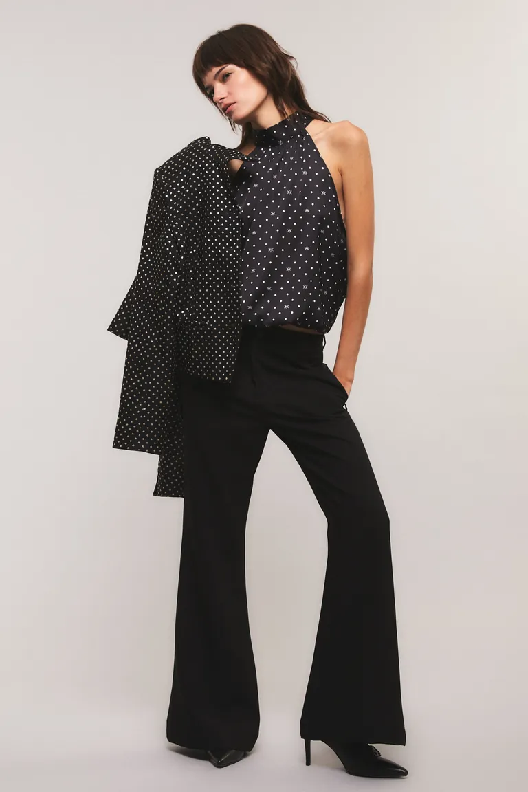 Top halter con diseño estampado de calce regular y cierre posterior mediante lazo de Kosiuko en Tops para argentina