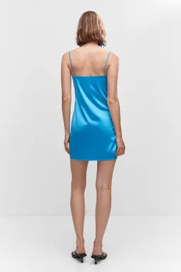 Vestido corto satinado de Mango en Vestidos para argentina