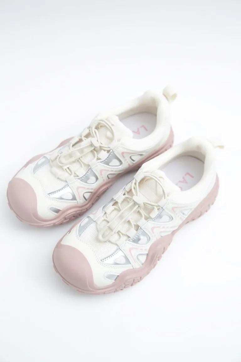 Zapatillas trekking de diseño combinado con textil y cuero, suela de goma para un uso diario de Las Pepas en Zapatillas para argentina