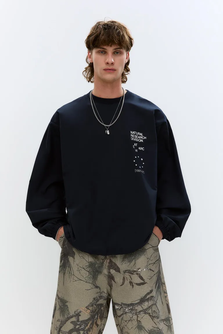 Buzo natural research division de Pull&Bear en Buzos y Sweaters para argentina