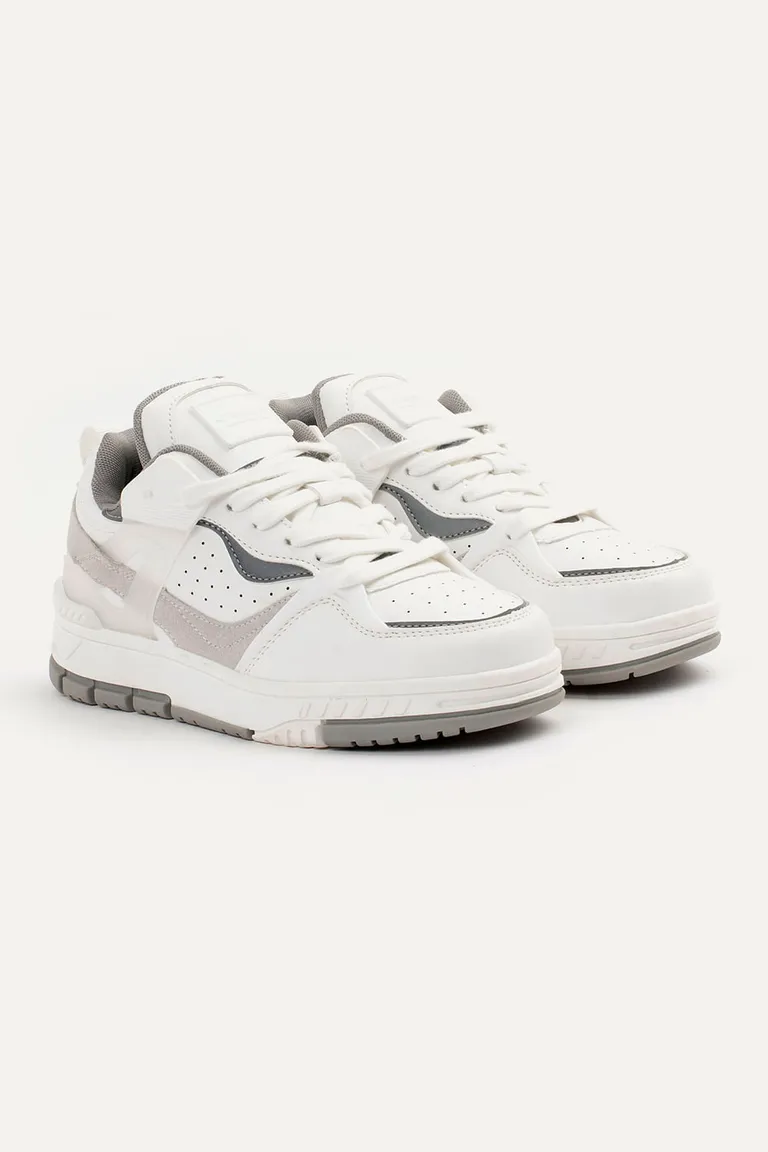 Zapatillas versátiles y cómodas con detalles en combinación de colores de 47 Street en Zapatillas para argentina