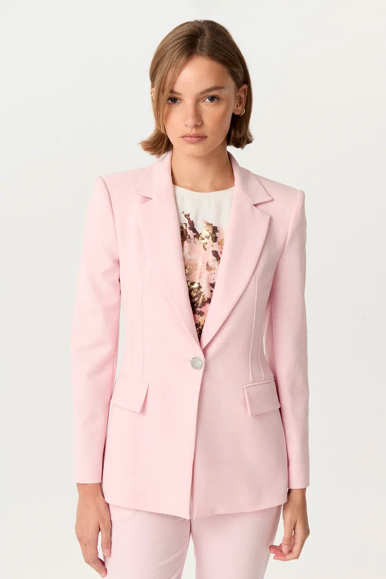 Blazer rosa de corte entallado, manga larga y forro elástico para un look sofisticado y cómodo de Markova en Blazers para argentina