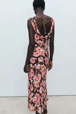 Vestido floral cuello drapeado de Mango en Vestidos para argentina