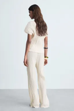 Pantalón recto plisado de Mango en Pantalones para argentina