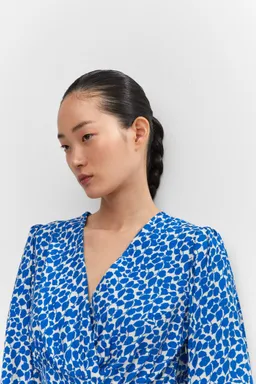 Vestido fruncido estampado de Mango en Vestidos para argentina