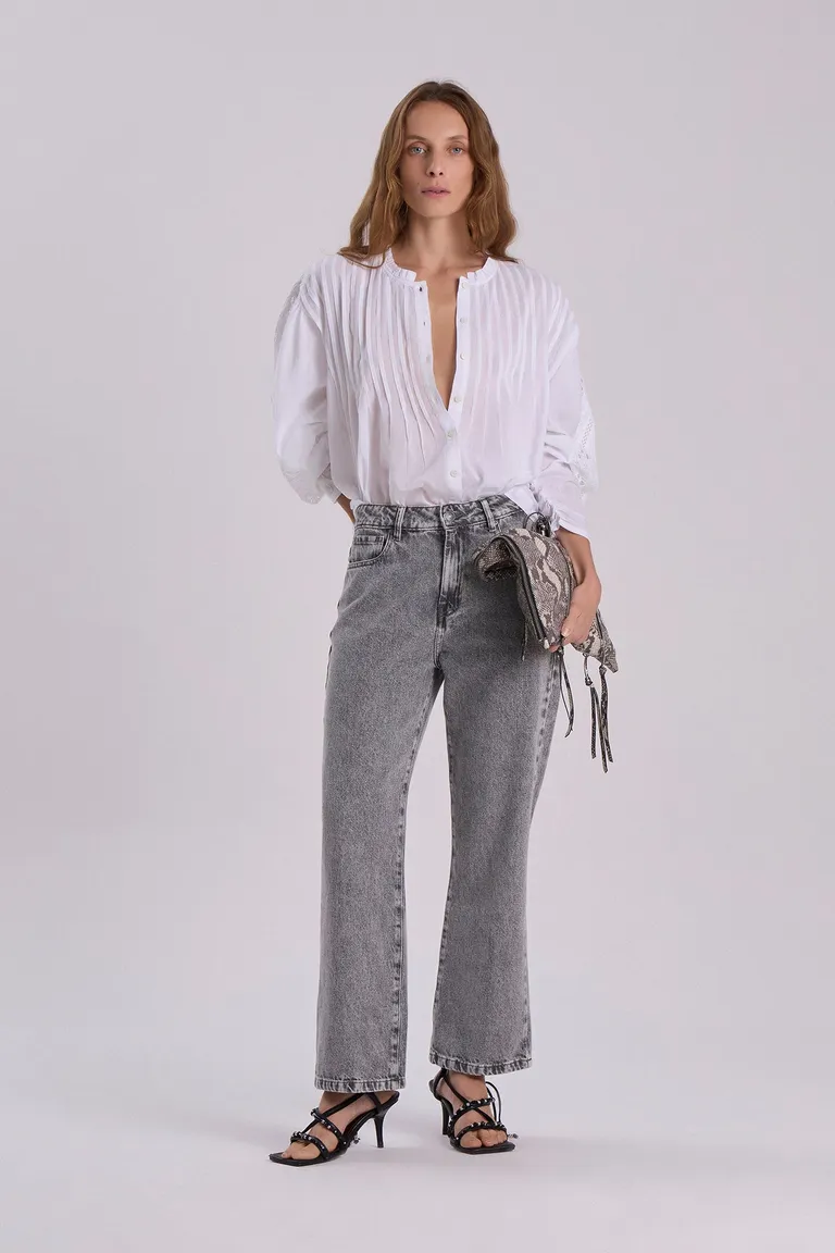 Camisa blanca de algodón con detalles de puntilla para un look refinado y elegante de Maria Cher en Camisas para argentina