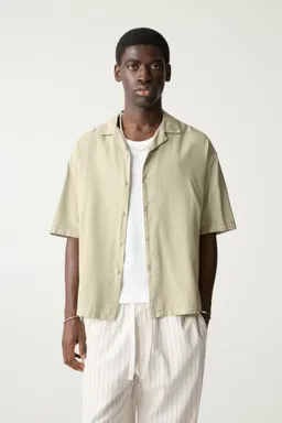 Camisa manga corta con lino de Pull&Bear en Camisas para argentina