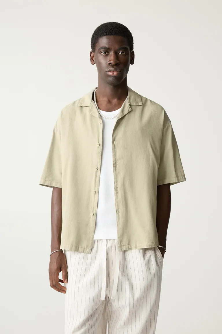 Camisa manga corta con lino de Pull&Bear en Camisas para argentina