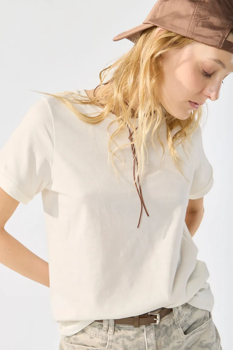 Remera básica de manga corta con entredós para mujer de Cuesta Blanca en Remeras para argentina