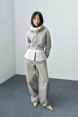 Buzo crop con capucha de Mango en Buzos y Sweaters para argentina