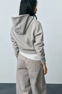 Buzo crop con capucha de Mango en Buzos y Sweaters para argentina