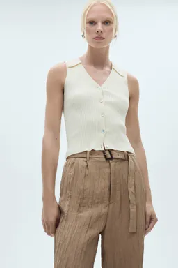 Pantalón textura cinturón de Mango en Pantalones para argentina