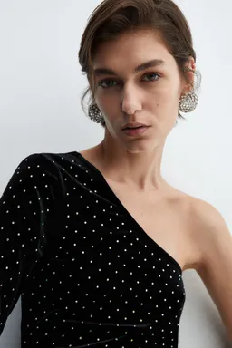 Top terciopelo con strass de Mango en Tops para argentina