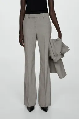 Pantalón acampanado tiro alto de Mango en Pantalones para argentina