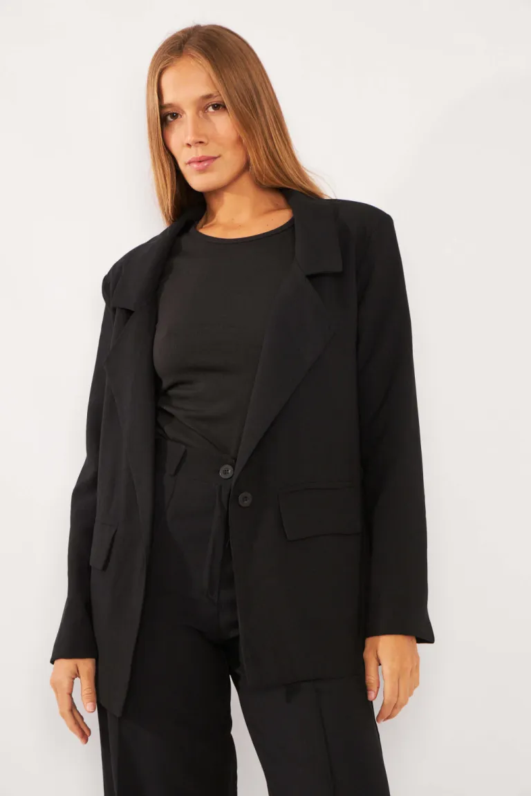 Blazer sastre de corte recto y solapa en tono beige de Belle en Blazers para argentina