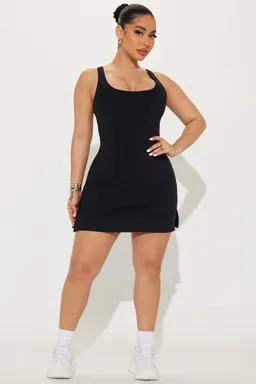 Vestido tenis deportivo courtside de Fashion Nova en Vestidos para argentina