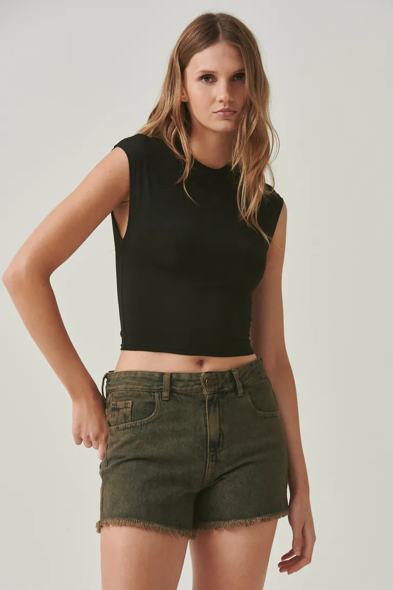 Remera sin mangas de diseño moderno y ajustado en color negro de Sweet en Remeras para argentina