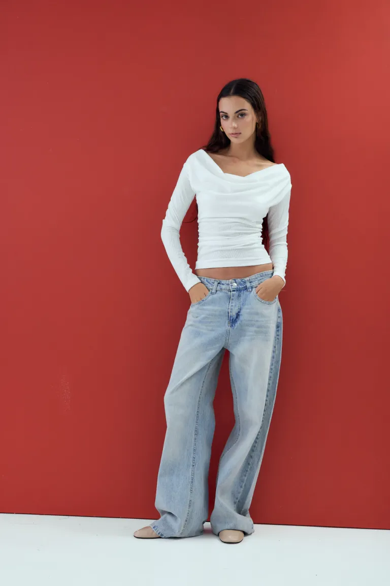 Remera drapeada de estilo bote en tela de poliéster de Audaz en Remeras para argentina