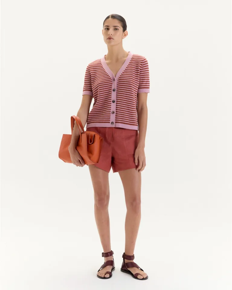 Remera de Rayas Bicolores con Cartera Frontal y Escote en V de Blue Sheep en Remeras para argentina