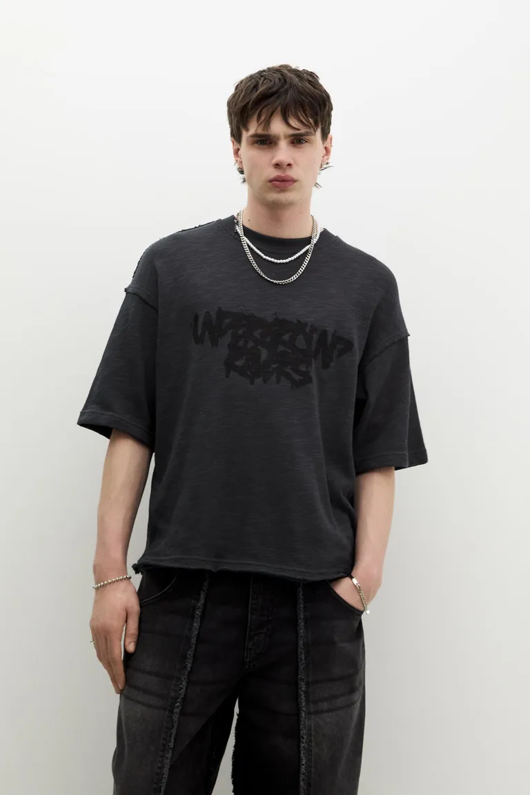 Remera manga corta graffiti stwd de Pull&Bear en Remeras y Polos para argentina