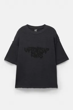 Remera manga corta graffiti stwd de Pull&Bear en Remeras y Polos para argentina