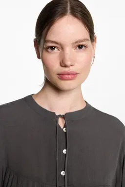 Blusa fluida con lazo de Mango Teen en Blusas para argentina