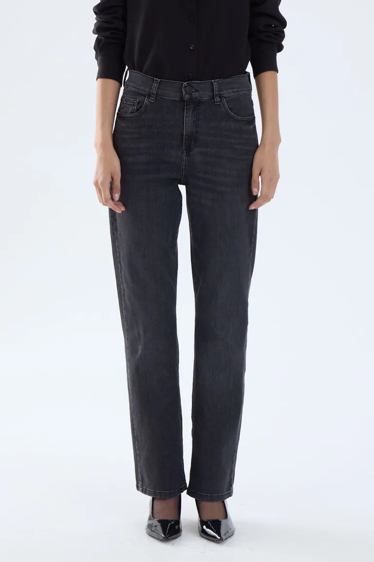 Jean de corte recto con tiro medio y pierna clásica de Portsaid en Pantalones para argentina