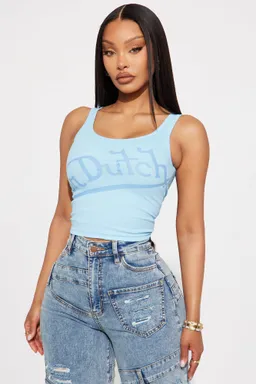 Musculosa von dutch crossover celeste de Fashion Nova en Tops para argentina