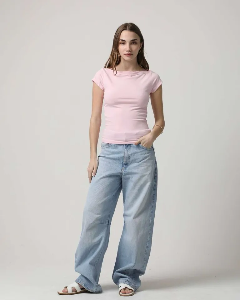 Remera de algodón y lycra con escote en bote para mujer de Hesed en Remeras para argentina