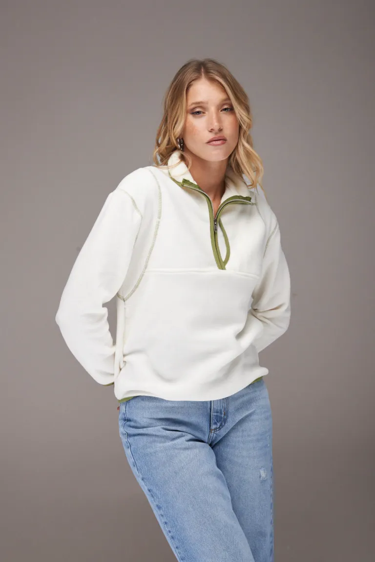 Buzo de tela suave y corte recto para mujer de Apricot en Buzos y Sweaters para argentina