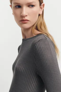 Remera seda manga larga de Mango en Camisas para argentina