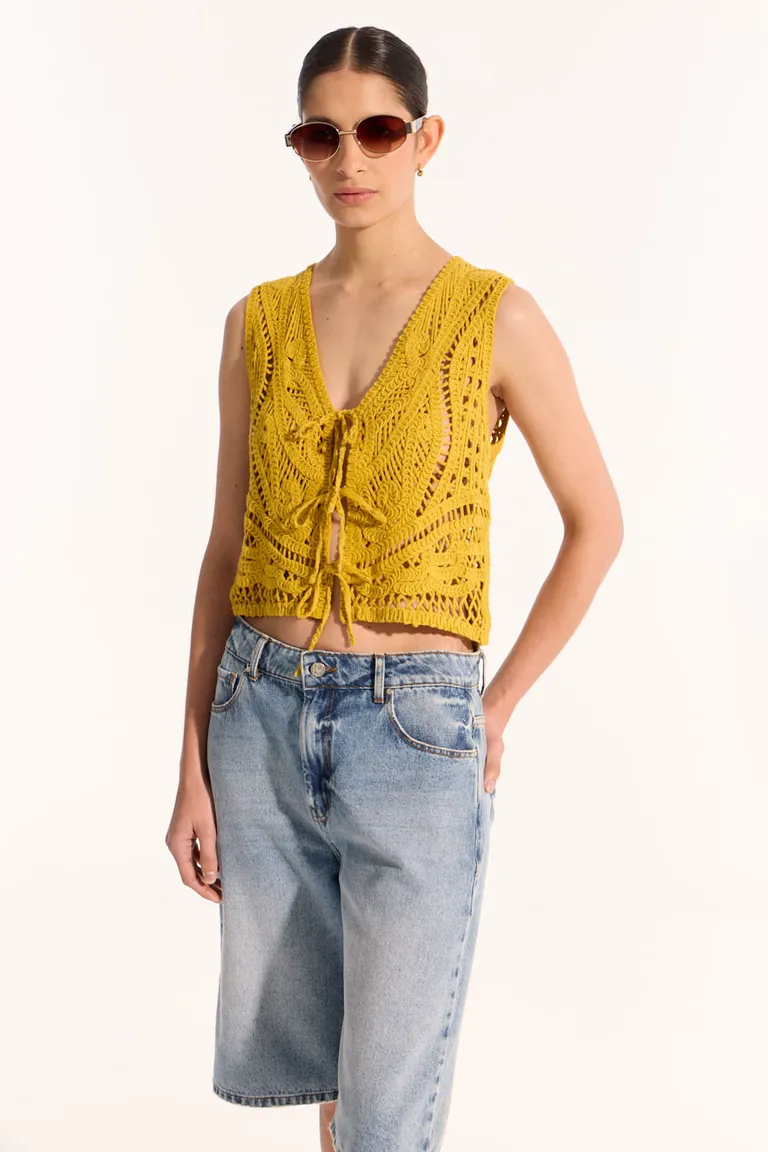 Chaleco de punto amarillo con diseños irregulares y calados de Portsaid en Chalecos para argentina