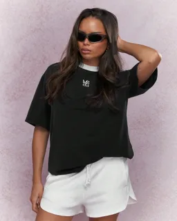 Remera con logo bordado de Missguided en Remeras para argentina