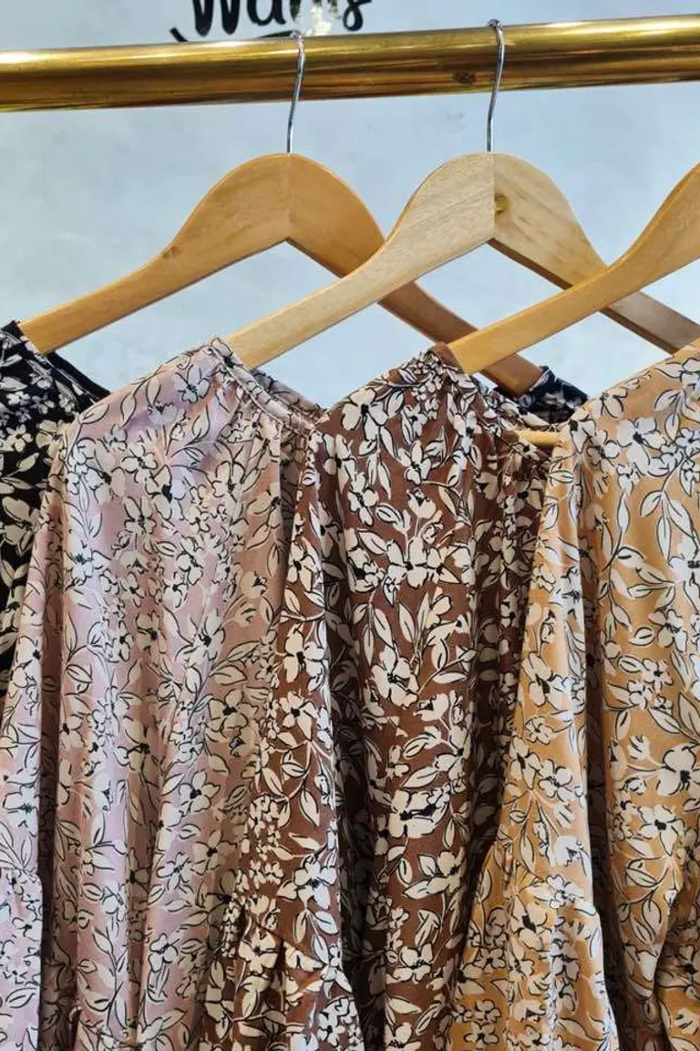 Blusa estampada con botones de Hesed en Blusas para argentina