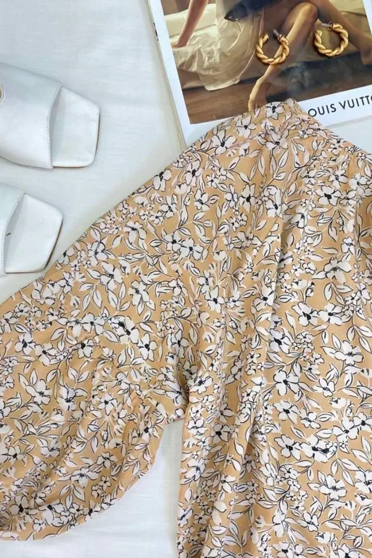 Blusa estampada con botones de Hesed en Blusas para argentina