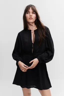 Vestido textura lazos de Mango en Vestidos para argentina