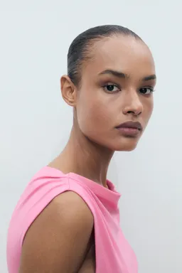 Top modal asimétrico de Mango en Tops para argentina