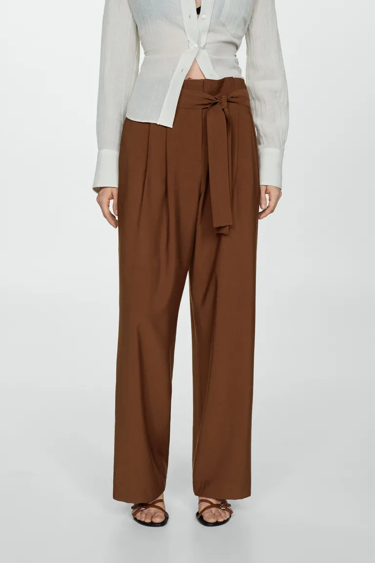 Pantalón recto con cinturón de Mango en Pantalones para argentina