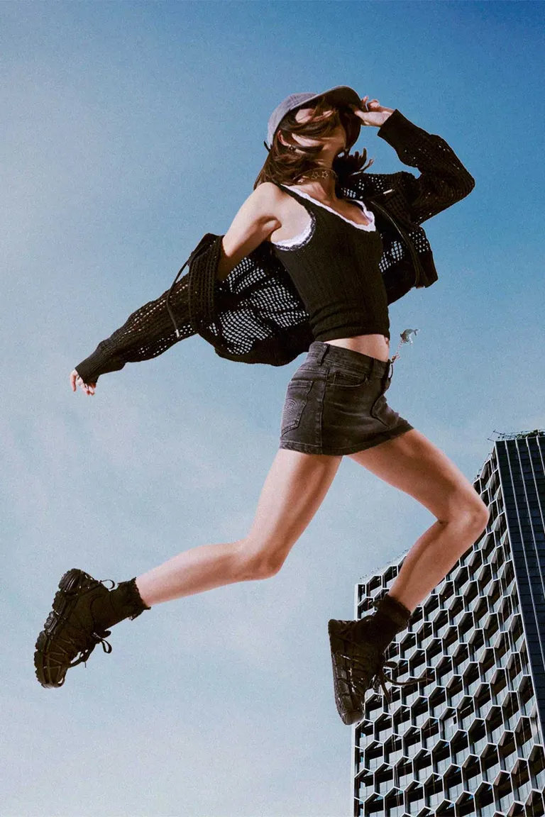 Campera estampada de punto calado con capucha y cierre frontal de 47 Street en Chaquetas para argentina