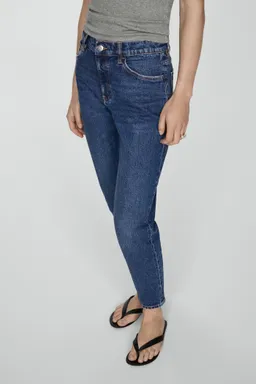 Jeans newmom confort tiro alto de Mango en Pantalones para argentina