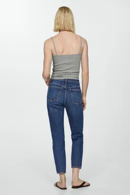 Jeans newmom confort tiro alto de Mango en Pantalones para argentina