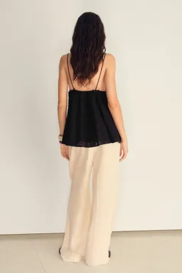 Top bordado escote pico de Mango en Tops para argentina