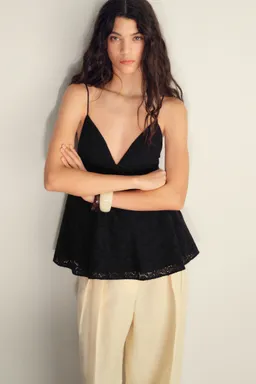 Top bordado escote pico de Mango en Tops para argentina