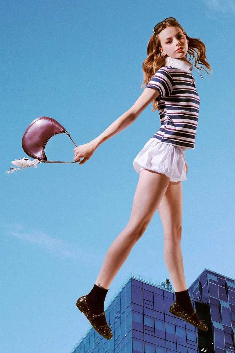 Buzo rayado con cuello tejido a contratono y diseño exclusivo de ajuste relajado de 47 Street en Buzos y Sweaters para argentina